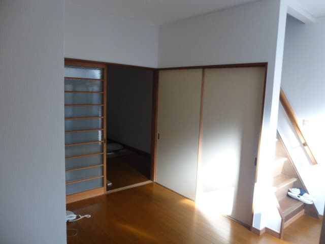 施工後　和室から洋間